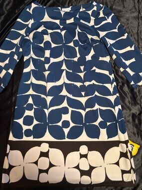 London Times Blue and White Bold Floral Shift Dress